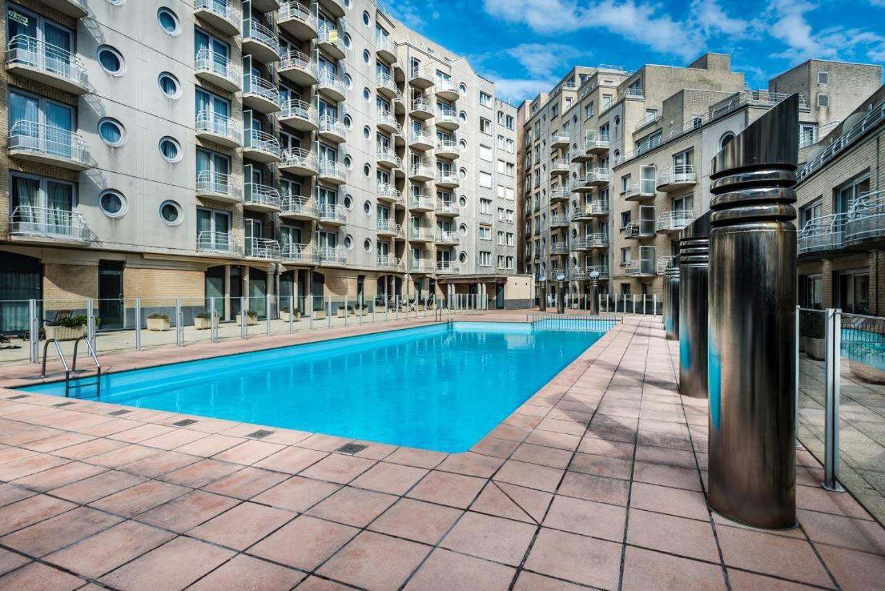 Studio Zwembad Met Frontaal Zeezicht Остенде Экстерьер фото