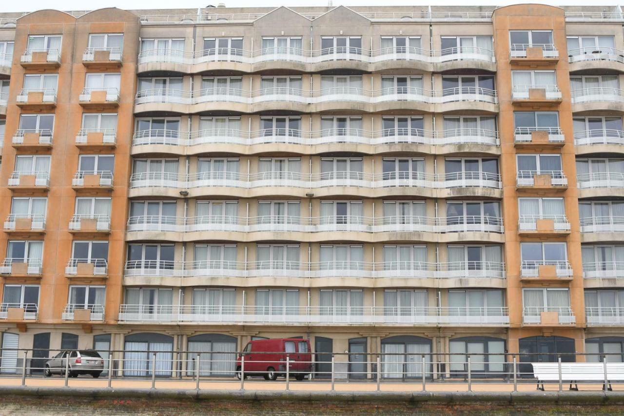 Studio Zwembad Met Frontaal Zeezicht Остенде Экстерьер фото